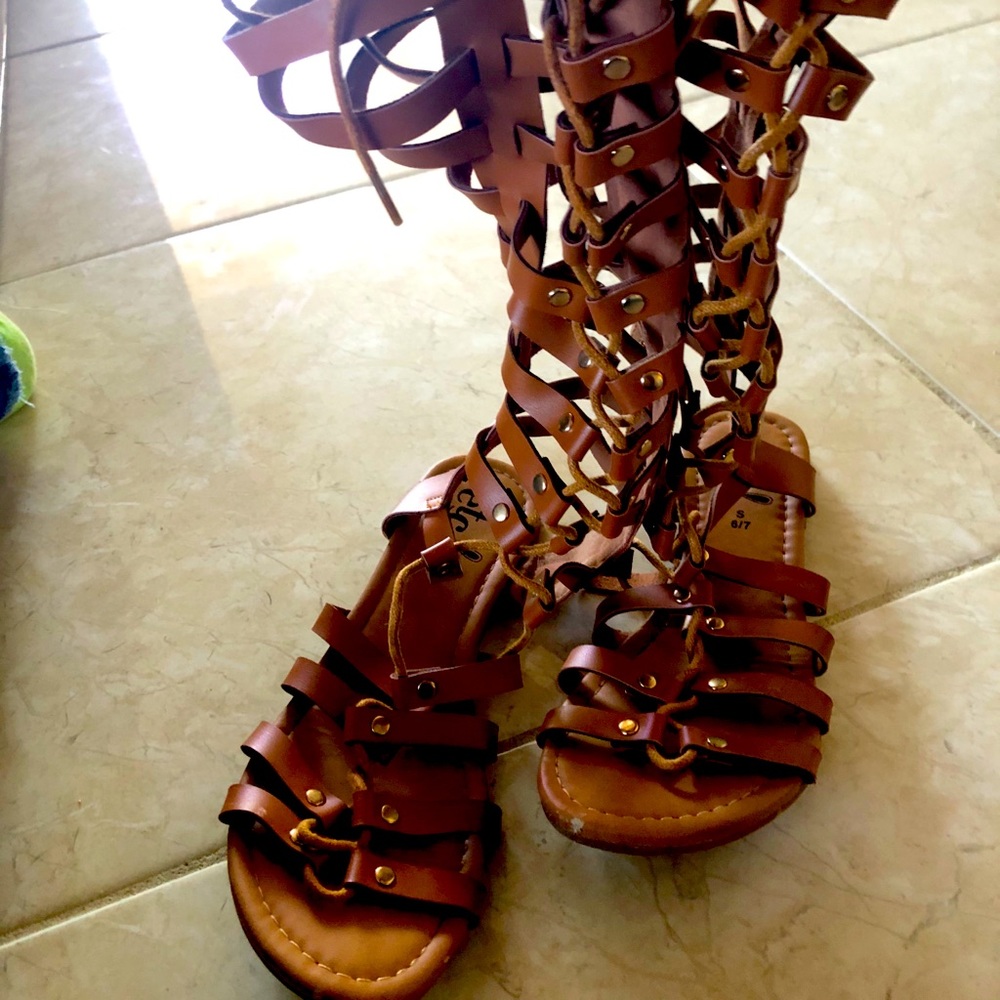 Women’s size 6/7 gladiator sandals